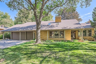 6021 Killarney Ln S, Edina, MN 55436