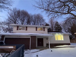 5570 Elm Hill Dr, Solon, OH 44139