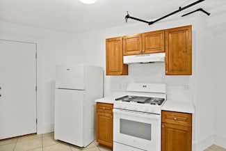 2 Walnut St Unit 2, Boston, MA 02108