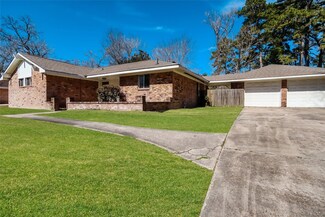 2662 S Woodloch St, Conroe, TX 77385