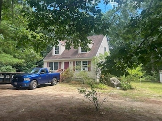 1 Hamblet Ave, Tyngsboro, MA 01879