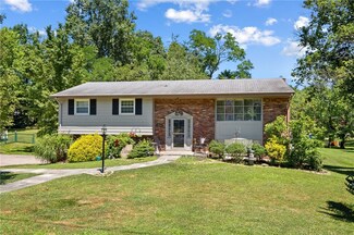 2814 Herron Ln, Glenshaw, PA 15116