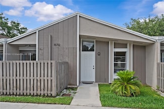 15712 Woodgate Ct Unit B, Sunrise, FL 33326