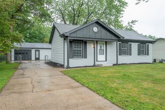 207 12th Ave NW, Altoona, IA 50009