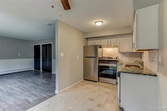 2161 Decker Rd Unit 21, Walled Lake, MI 48390