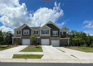 8060 Scarlet Maple Ln, Fort Mill, SC 29708