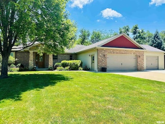208 Valley Ct, Goodfield, IL 61742