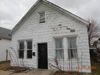 2610 Schrage Ave, Whiting, IN 46394