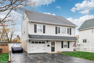 3 1st St, Wanaque, NJ 07465