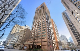 247 E Chestnut St Unit 2004, Chicago, IL 60611