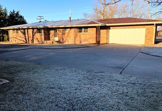 1031 W 4th St, Larned, KS 67550