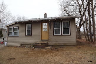 27 Saint John St, Skowhegan, ME 04976