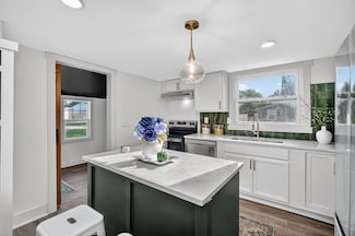 2524 E Walnut St, Des Moines, IA 50317