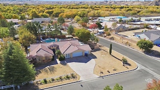 15358 Lookout Rd, Apple Valley, CA 92307