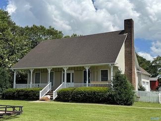 102 W Lane St, Albertville, AL 35950