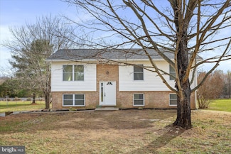 672 Montmorency Dr, Bunker Hill, WV 25413