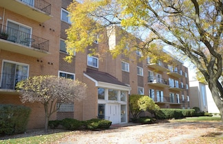 9620 S Komensky Ave Unit 305, Oak Lawn, IL 60453