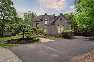 6642 Carlyle Ct, West Bloomfield, MI 48322