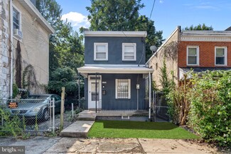 4302 Aspen St, Philadelphia, PA 19104