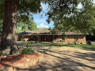 42 Jc Price Rd, Deville, LA 71328