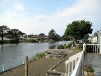 255 Canal Dr NE, Ocean Shores, WA 98569