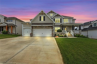 16563 S Lichtenauer Dr, Olathe, KS 66062