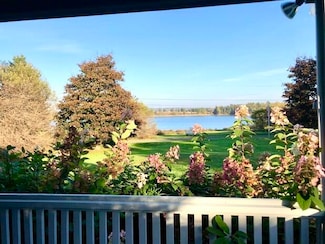 37 Hanna Dr, Trenton, ME 04605