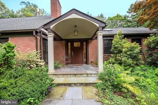 205 Spruce Tree Rd, Wayne, PA 19087