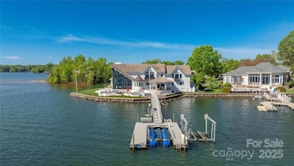 3386 Governors Island Dr, Denver, NC 28037