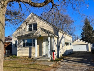 451 77th St, Niagara Falls, NY 14304
