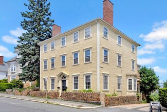 29 Pleasant St, Gloucester, MA 01930