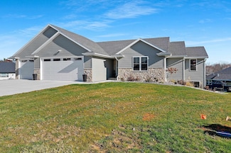2121 Durum Ct, Suamico, WI 54313