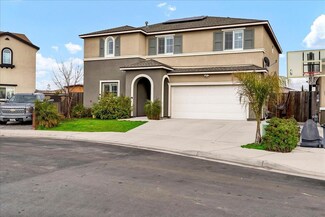924 S Apricot Ave, Fresno, CA 93727