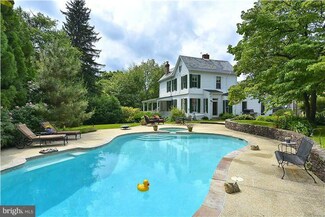 4609 Waverly Ave, Garrett Park, MD 20896