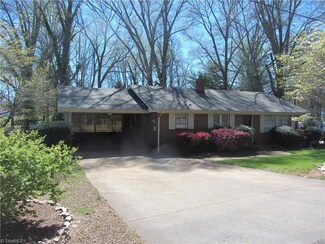605 Roach St, Mayodan, NC 27027