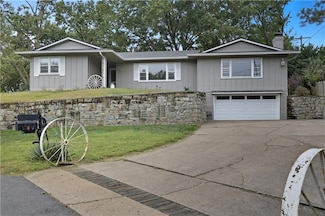 610 NW North Shore Dr, Kansas City, MO 64151