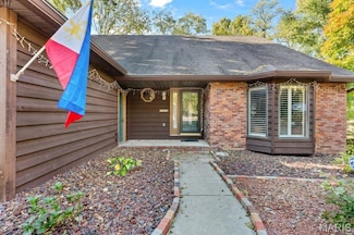 3403 Riverview Ct, Godfrey, IL 62035