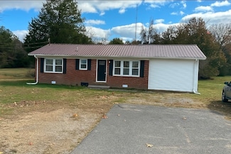 530 S Military St, Loretto, TN 38469