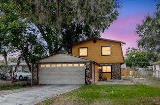1010 Oakhill St, Seffner, FL 33584