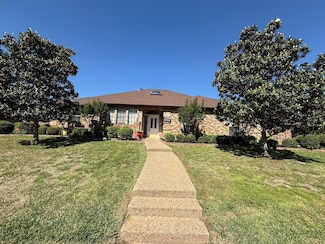 3713 Laurel Ln, Bedford, TX 76021