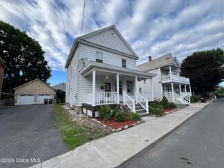 28 Green St, Mechanicville, NY 12118