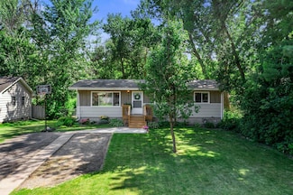 832 10th Ave SE, Forest Lake, MN 55025