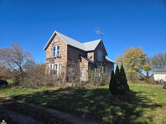 7864 Yale Rd, Greenwood, MI 48006