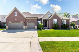 48913 Pinebrook Dr, Shelby Township, MI 48315