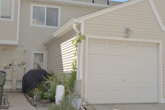 446 Meadow Green Ln Unit 8, Round Lake Beach, IL 60073