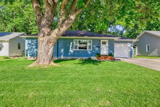 817 5th St SW, Waseca, MN 56093