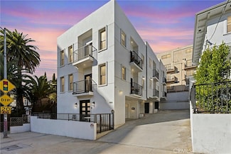 1901 N Stoke Ln, Los Angeles, CA 90068