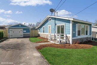 26575 W Spruce St, Antioch, IL 60002