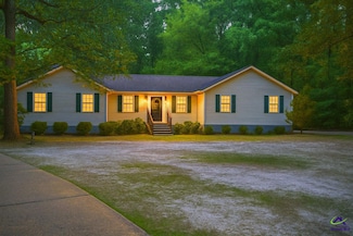 147 Glen Oaks Rd, Perry, GA 31069