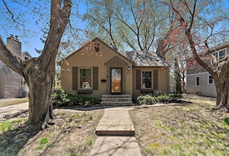 910 Nevada Ave W, Saint Paul, MN 55117